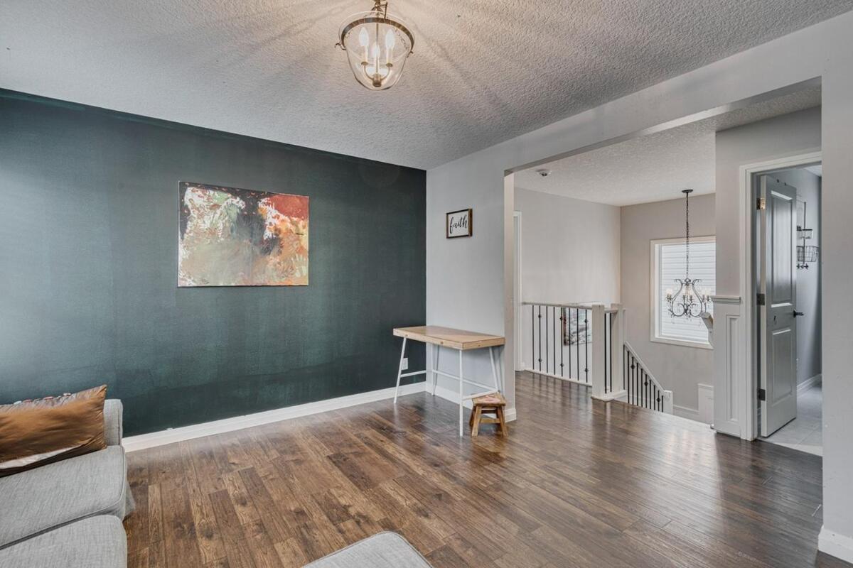 Lamont Villa Calgary Bagian luar foto