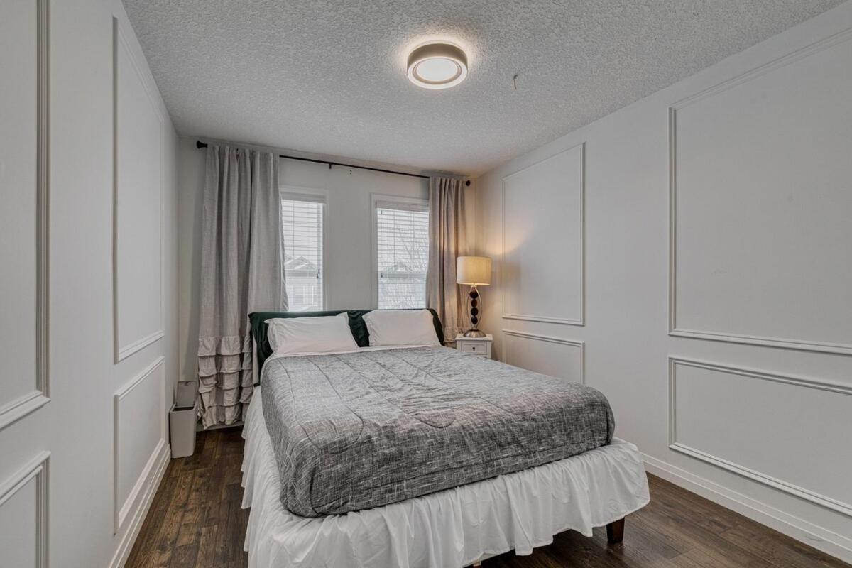 Lamont Villa Calgary Bagian luar foto