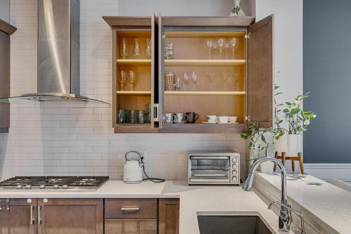 Lamont Villa Calgary Bagian luar foto