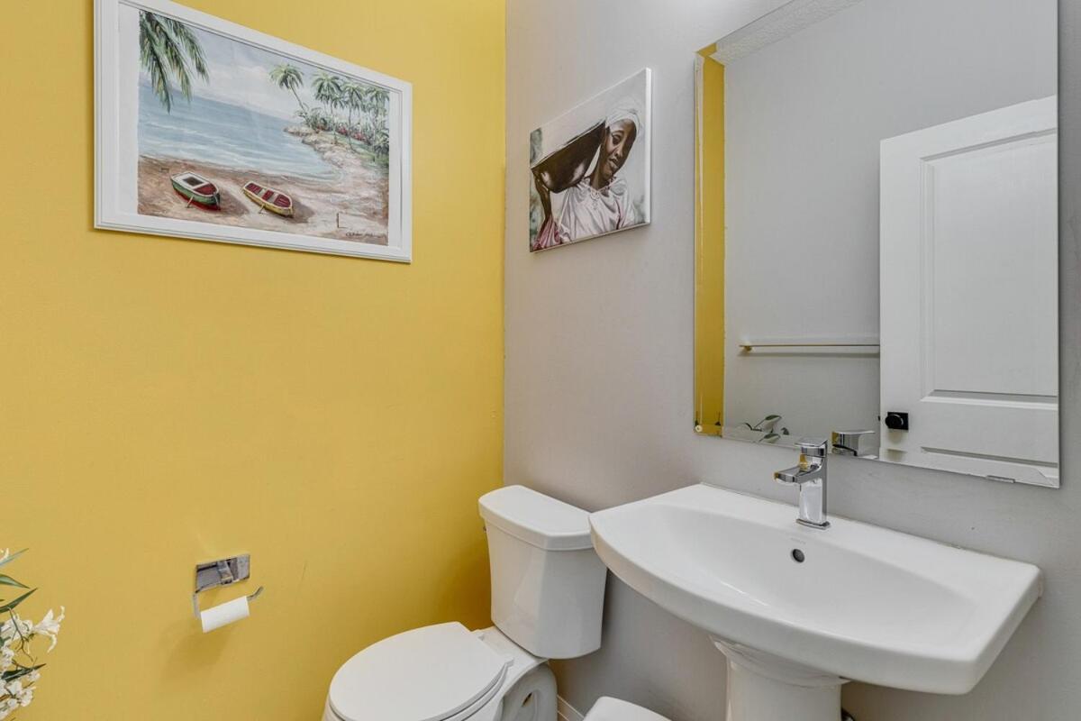 Lamont Villa Calgary Bagian luar foto
