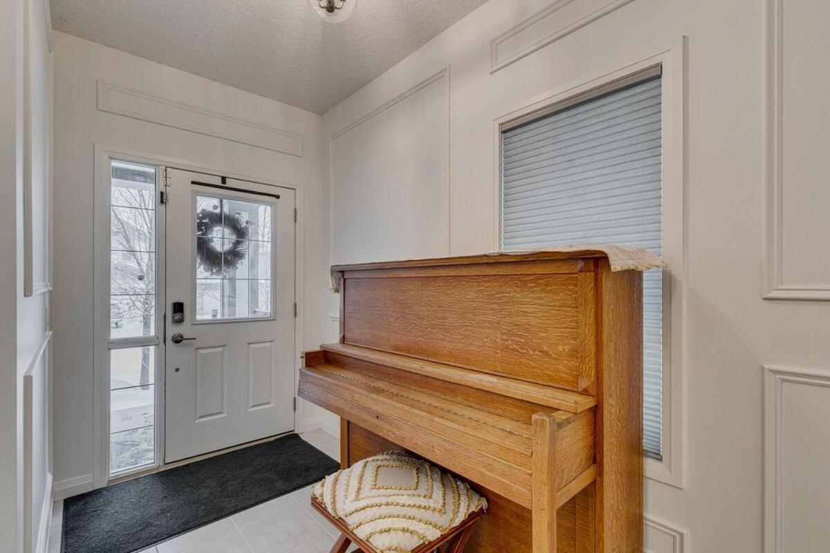 Lamont Villa Calgary Bagian luar foto
